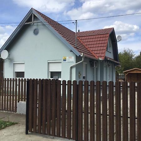 4 Lurkó Apartman Új Apartamento Hajdúszoboszló Exterior foto
